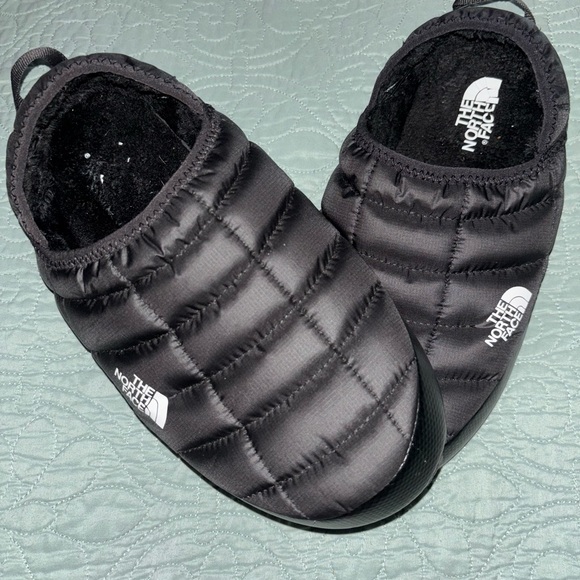 The North Face ThermoBall Traction Mule V Slippers – Black – Women’s Size 8 - Picture 1 of 3